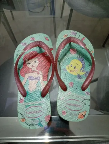 Chinelo havaianas infantil tamanho 27-28 menina 