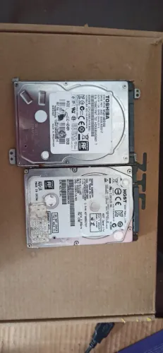 Lotes HDs, 1 de 500 e outro de 320gb já formato não possui sistema, está usado,preço bom.