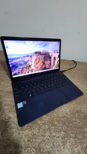 *detalhe* Ultrabook Asus Zenbook UX390UAK i7 16GB 1TB SSD