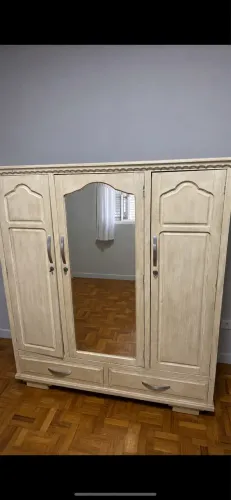 Jogo de quarto retrô, estilo Luís XV, de 1921, base em Imbuia preta.