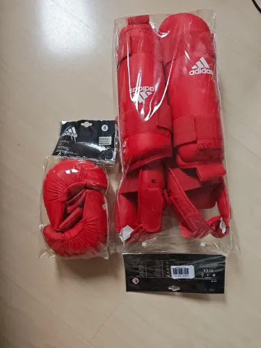 EQUIPAMENTO DE LUTA (karate)