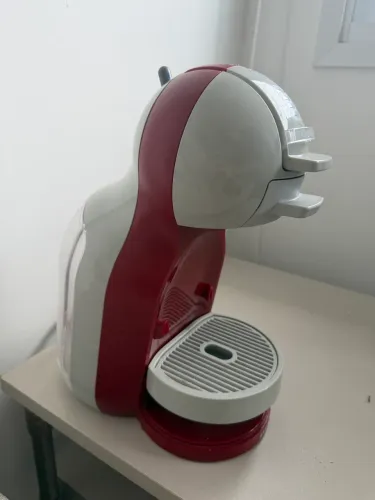 Cafeteira Arno Dolce Gusto Mini Me Vermelha 127V