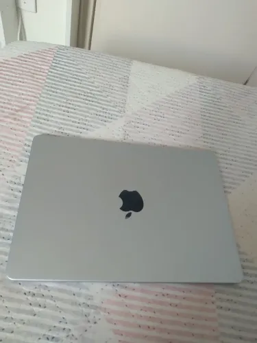 Macbook air M4, 16G RAM, 256 SSD