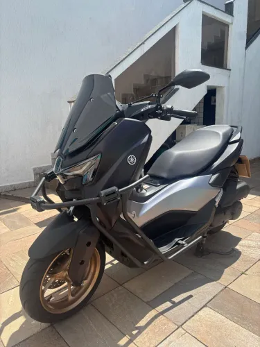 Yamaha NMAX 2025 - Impecável | Baixa KM | Extras Premium