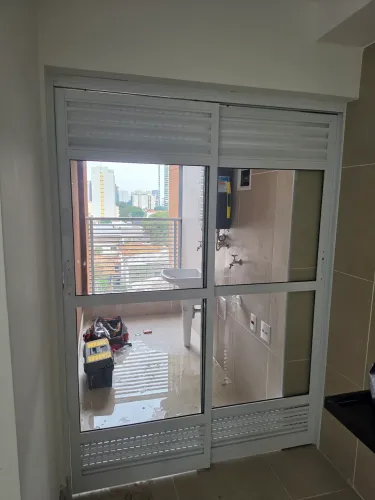 Porta de Correr de Aluminio com Vidro