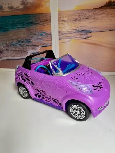 Monster High - carro da Claudine Wolf