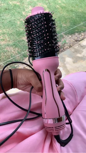 Escova modeladora e secadora