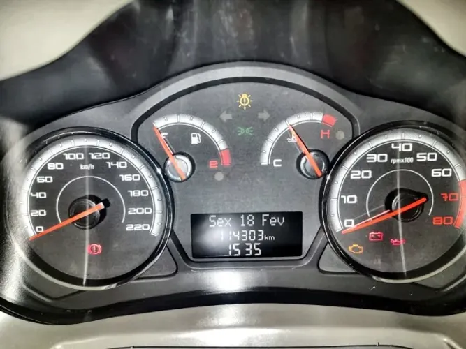 Fiat Palio Attractive 1.0 EVO Fire Flex 8V 5P 2013