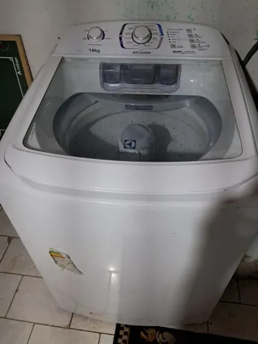 Máquina de lavar eletrolux 16 quilos com defeito