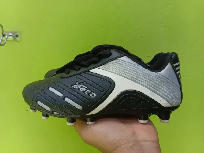 Chuteira N39 de campo