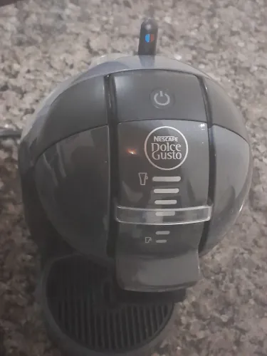 ? CAFETEIRA  DOLCE GUSTO + BRINDE ?
