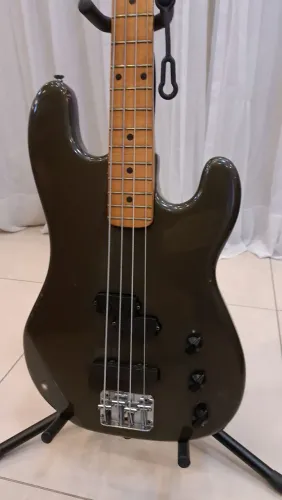 Baixo Giannini Thunder Bass