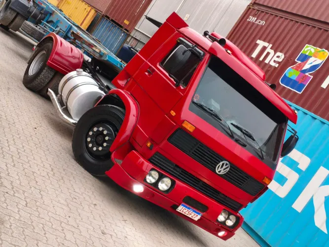 Caminhão cavalo 4x2 Volkswagen 14210