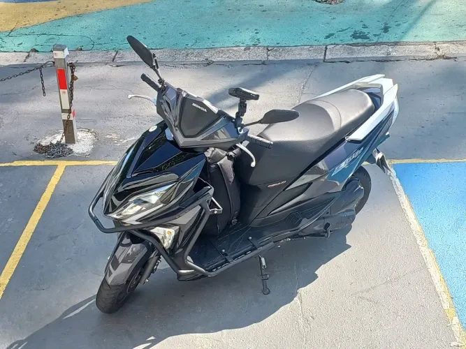 Moto Scootet Honda Elite 125 - novíssima, muito conservada - km baixo