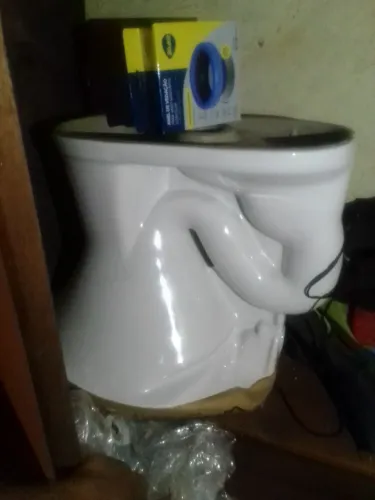 Vaso sanitário novo da loja