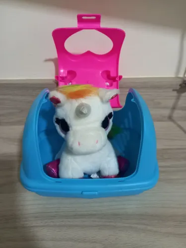 Pelúcia pet alive surprise com maleta
