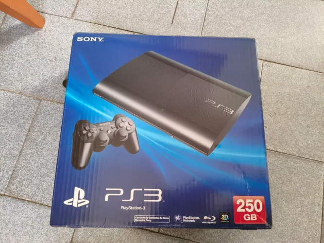 PlayStation 3 ultra slim 250gb original sem controle e mais 10 jogos originais 
