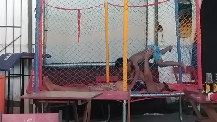 Vendo pula pula 2.30m,seme novo 800 reais tem conversar. 