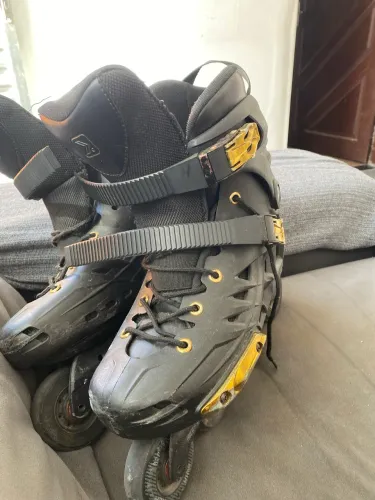 Patins Oxer Darkness Gold Freestyle Abec 7 | Base De Alumíni (Usado)