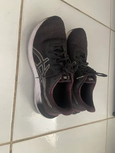 Tênis corrida Asics 