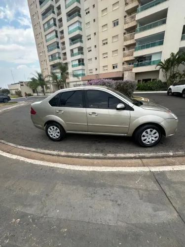 Ford Fiesta Sedan 1.0 8V Flex 4P 2009