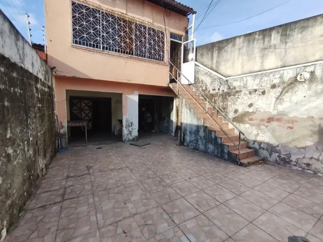 CASA(S) AMPLA DE 08 QUARTOS NO MONDUBIM PRÓX. AV. GODOFREDO MACIEL