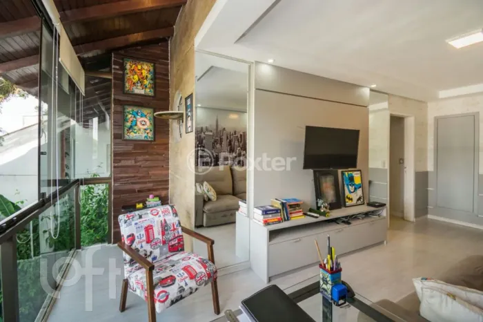 Casa à venda em Vila Ipiranga com 240 m², 4 quartos, 1 suíte, 6 vagas