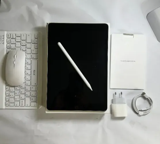 iPad 9 64GB Prata Completo - Perfeito Estado - Envio OLX Pay - Faço Troca e Parcelo 18x