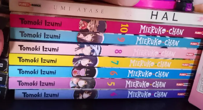 Troco livros e mangás por bonecas Monster high (também vendo)