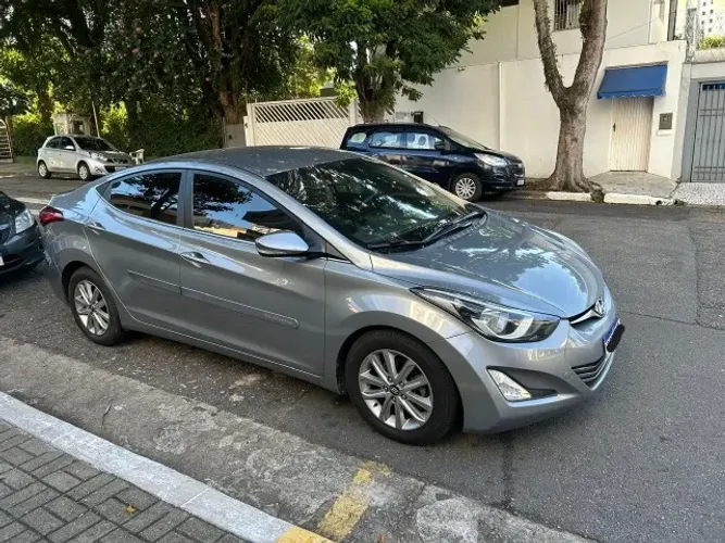 Hyundai Elantra GLS 2.0 16V Flex Aut. 2015