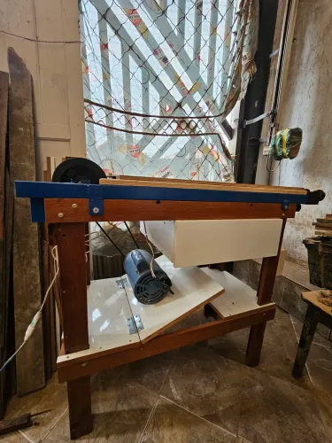 Lixadeira de Cinta Profissional 3CV - Estrutura em Ipê