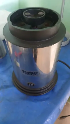 Liquidificador industrial sem o copo em perfeito estado de conservação