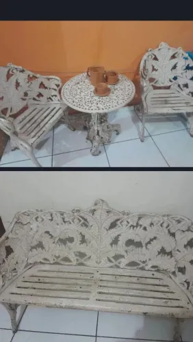 Mesa e cadeiras de ferro