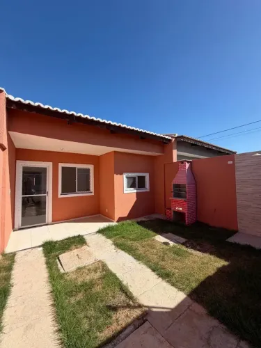 CASA COM 3 QUARTOS - POR R$220.000 | V943