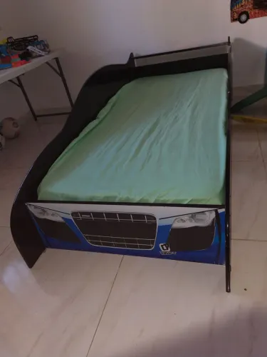 Cama infantil carro