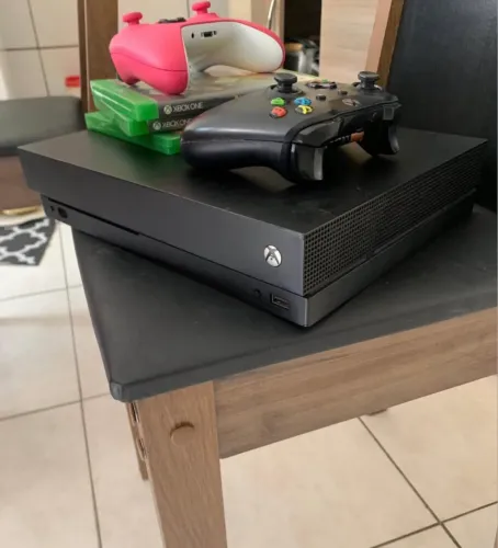 VENDO XBOX ONEX 4K legítimo