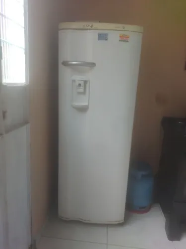 Vende-se geladeira 