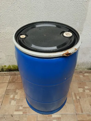 Tambor (bambona) com trava - 208L - Semi novo