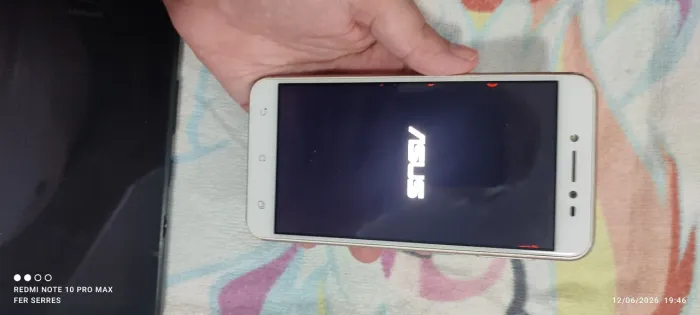 Celular ASUS Zenfone Live (Rosa/Gold) - Com Defeito / Para Peças ou Conserto