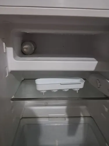Vendo frigobar 1500 tem conversa , quase nao usado