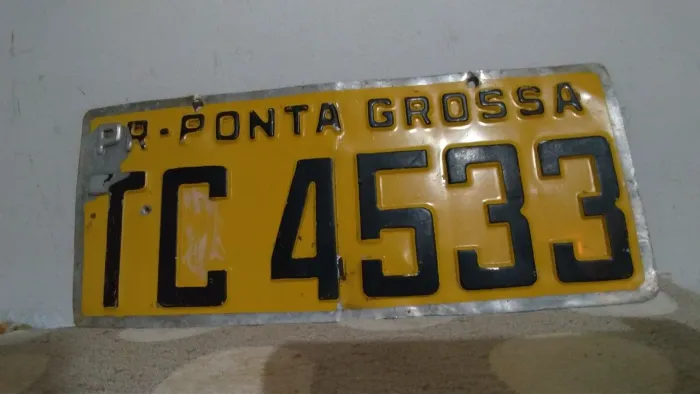 Placa de carro amarela, peça única!