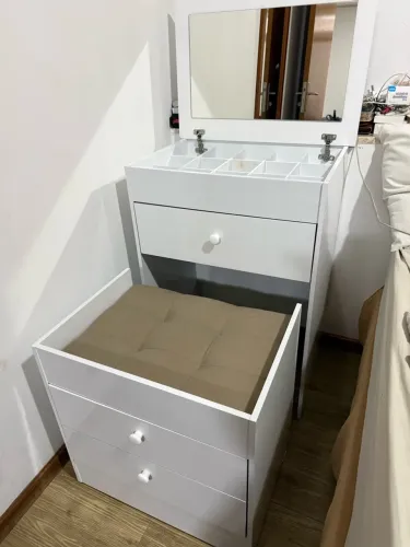 Penteadeira cômoda com puff usado 6 meses