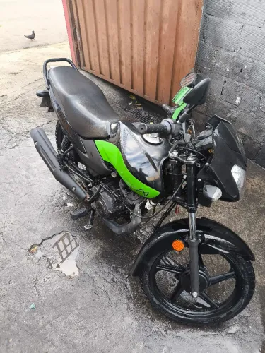 Moto zerada sem defeito ou detalhes desapegando nunca fez frete ou Uber