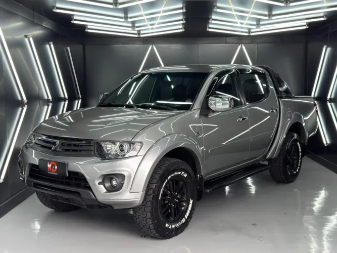 Mitsubishi L200 Triton HPE 3.2 CD TB Int.diesel AUT 2015