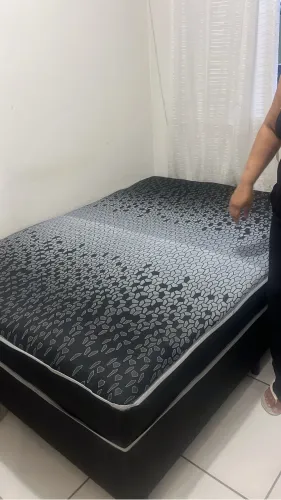 Vende-se Cama box de casal