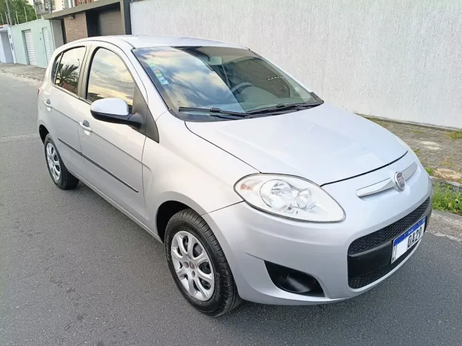 Fiat Palio Attractive 1.0 EVO Fire Flex 8V 5P 2012