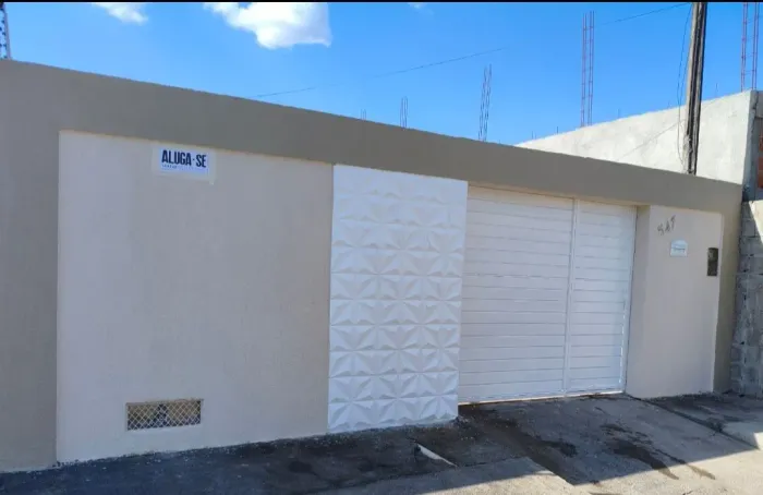 Casa para alugar, próximo a avenida Ceci Cunha