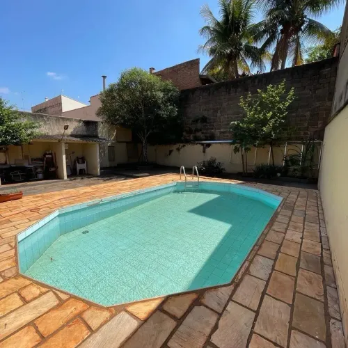 Casa térrea á venda no Centro - Sertãozinho/SP
