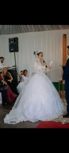 Vestido de noiva + véu + coroa + saiote