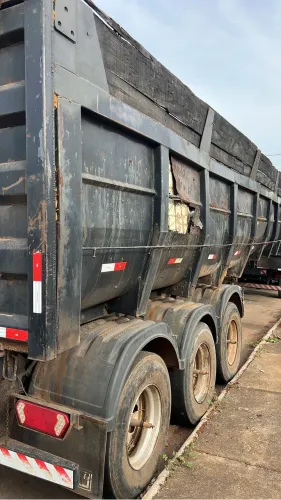 Carreta basculante, caçamba